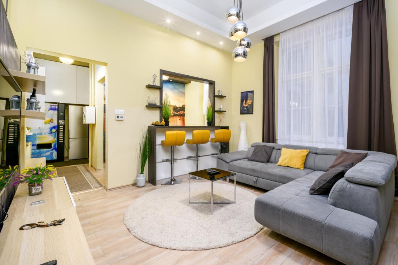Downtown Deluxe-Two Bedroom Apartment With Sauna Будапешт Экстерьер фото